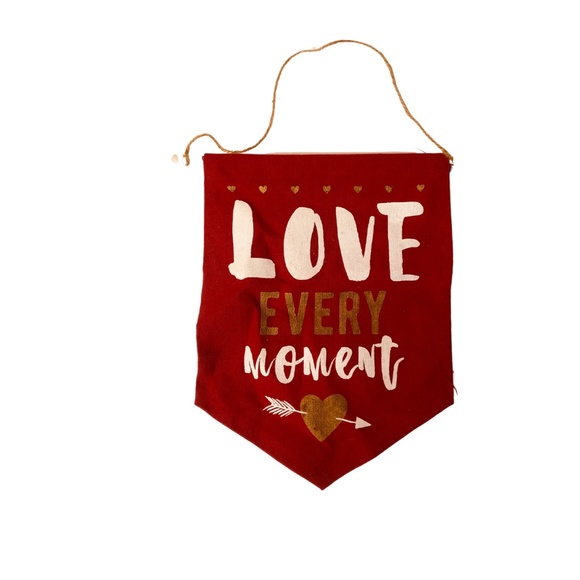 Banner Love Every Moment - Picture 2 of 3